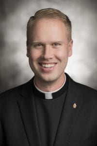 El reverendo p. Brian J. Crenwelge